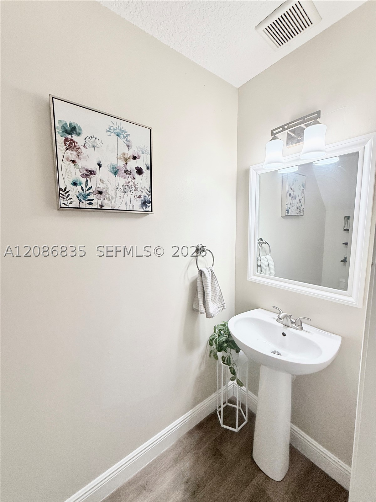 16 Key West Ct, Weston FL 33326