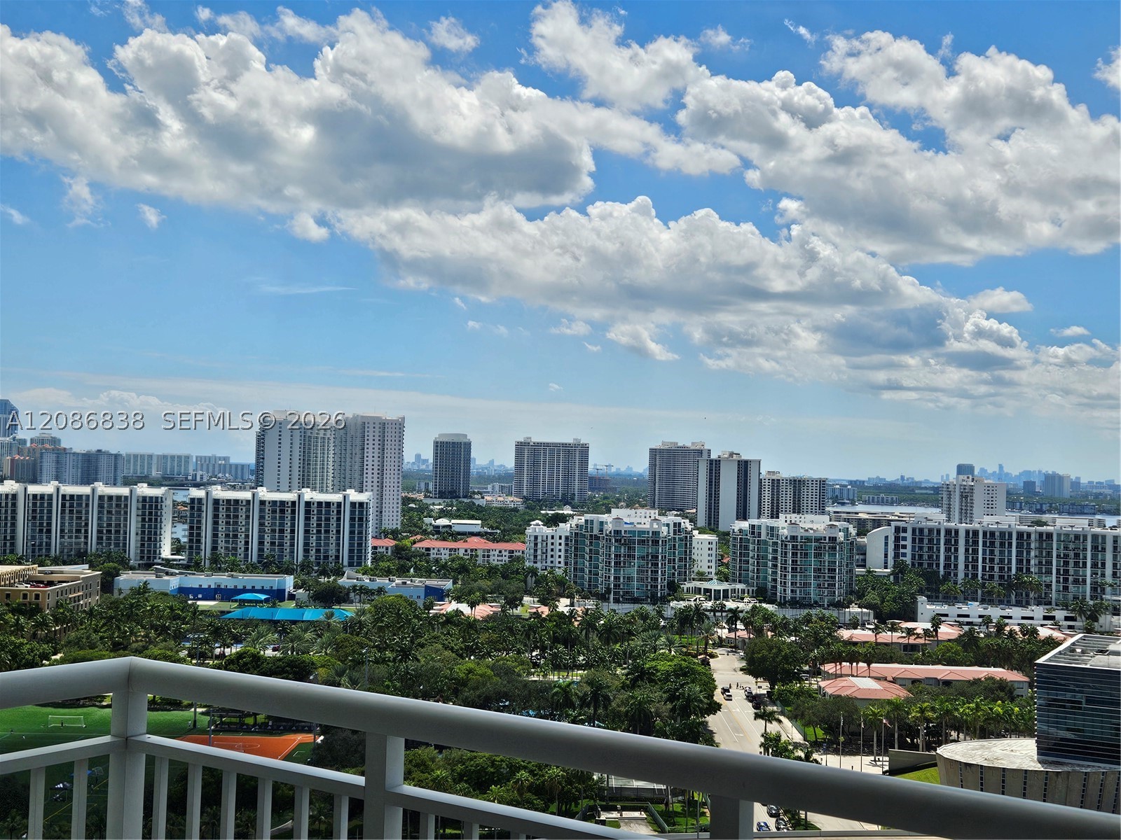19501 W COUNTRY CLUB DR #2305, Aventura FL 33180