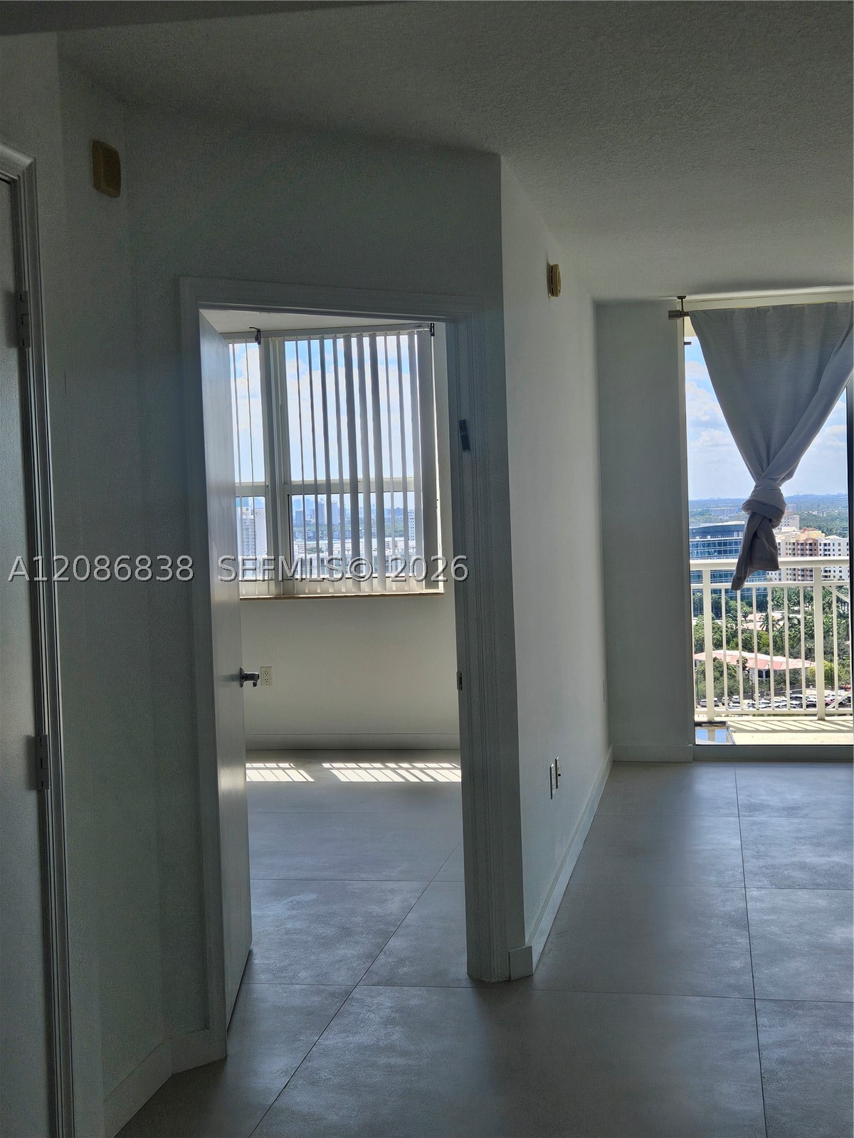 19501 W COUNTRY CLUB DR #2305, Aventura FL 33180