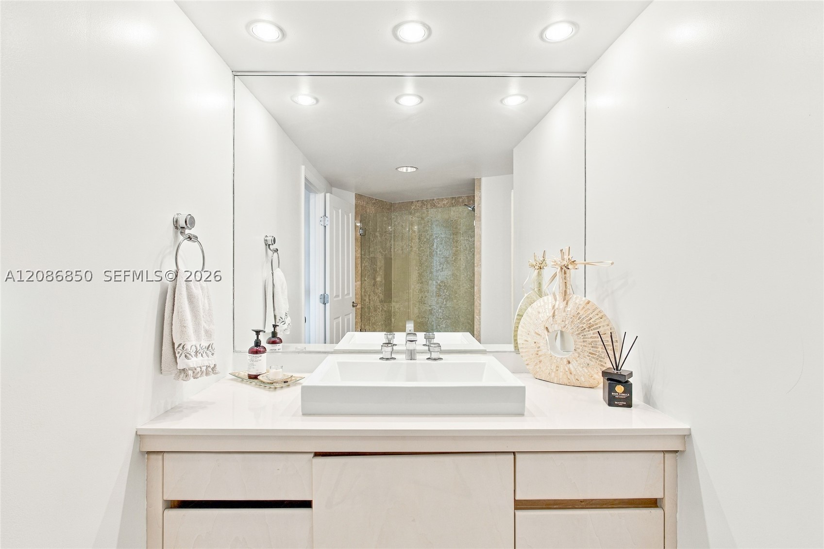 2127 Brickell Ave #2205, Miami FL 33129