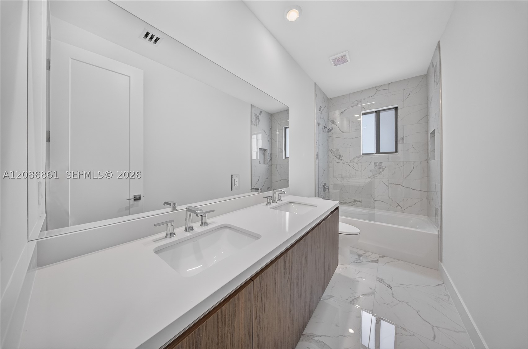 19638 NE 14th Ave #19638, Miami FL 33179