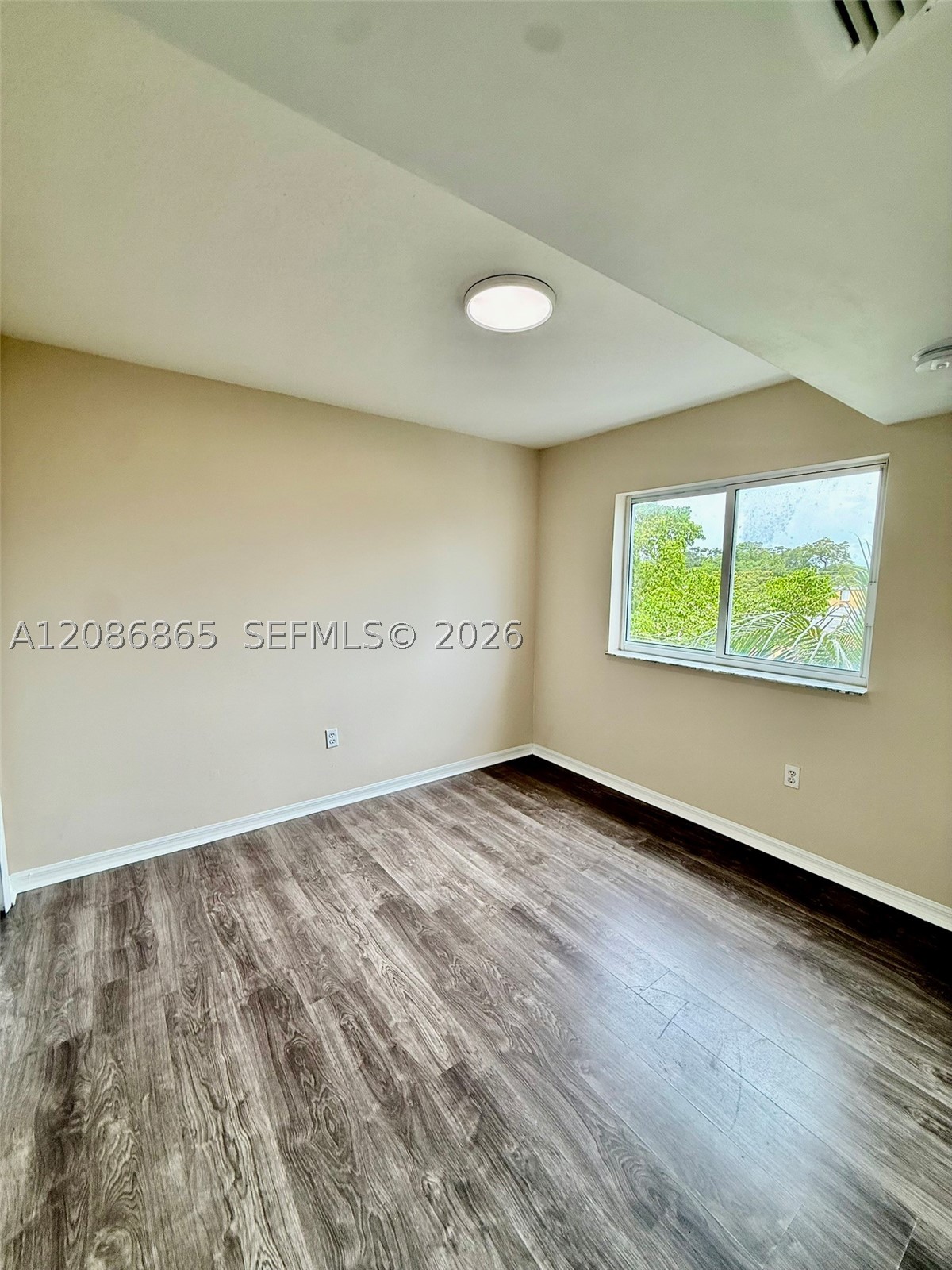 2475 NW 16th Street Rd #418, Miami FL 33125