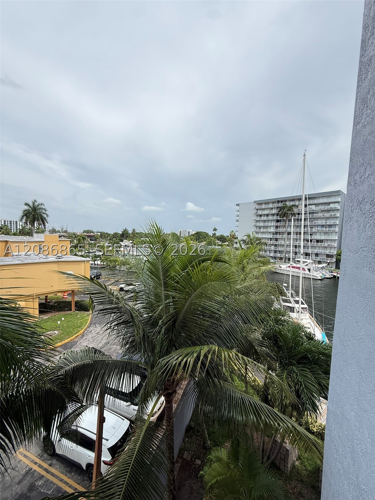 2475 NW 16th Street Rd #418, Miami FL 33125