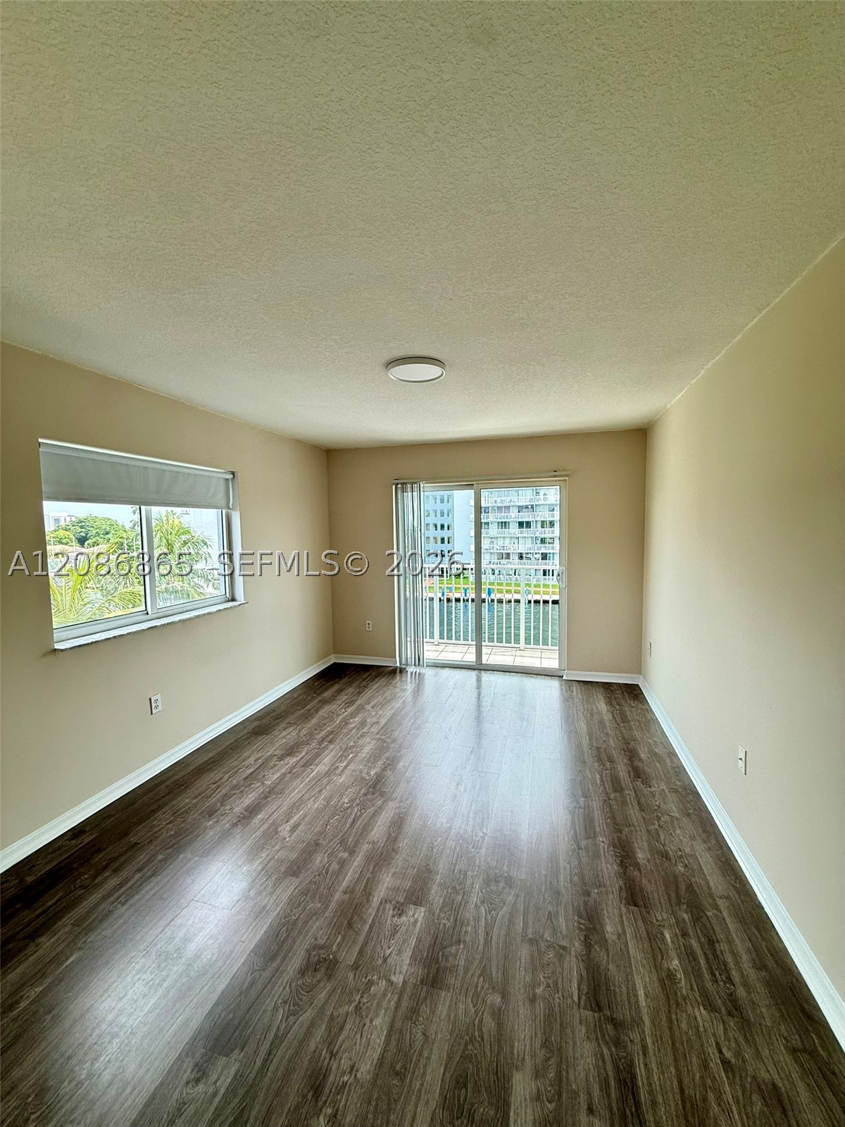 2475 NW 16th Street Rd #418, Miami FL 33125
