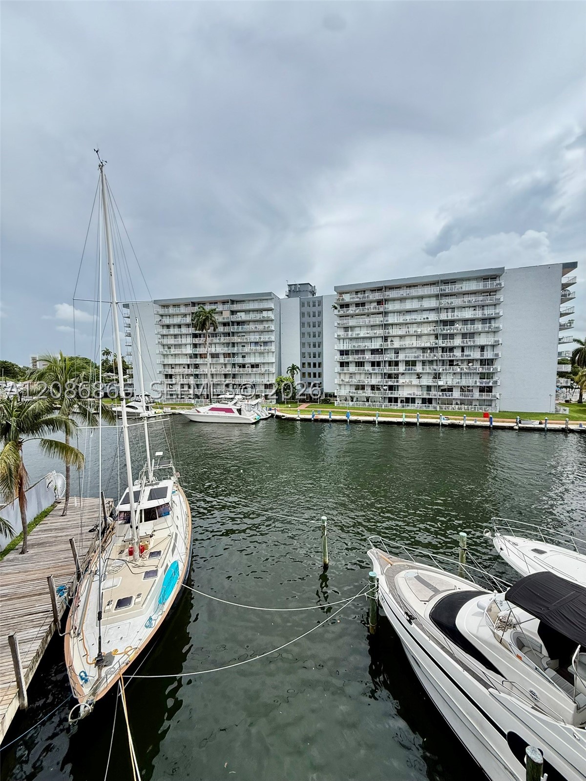 2475 NW 16th Street Rd #418, Miami FL 33125