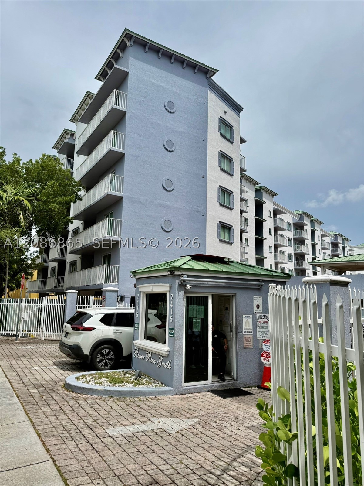 2475 NW 16th Street Rd #418, Miami FL 33125