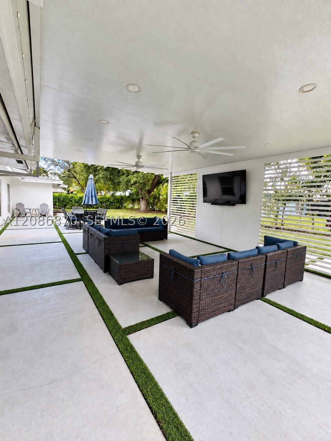 695 SW 65th Ave, Margate FL 33068