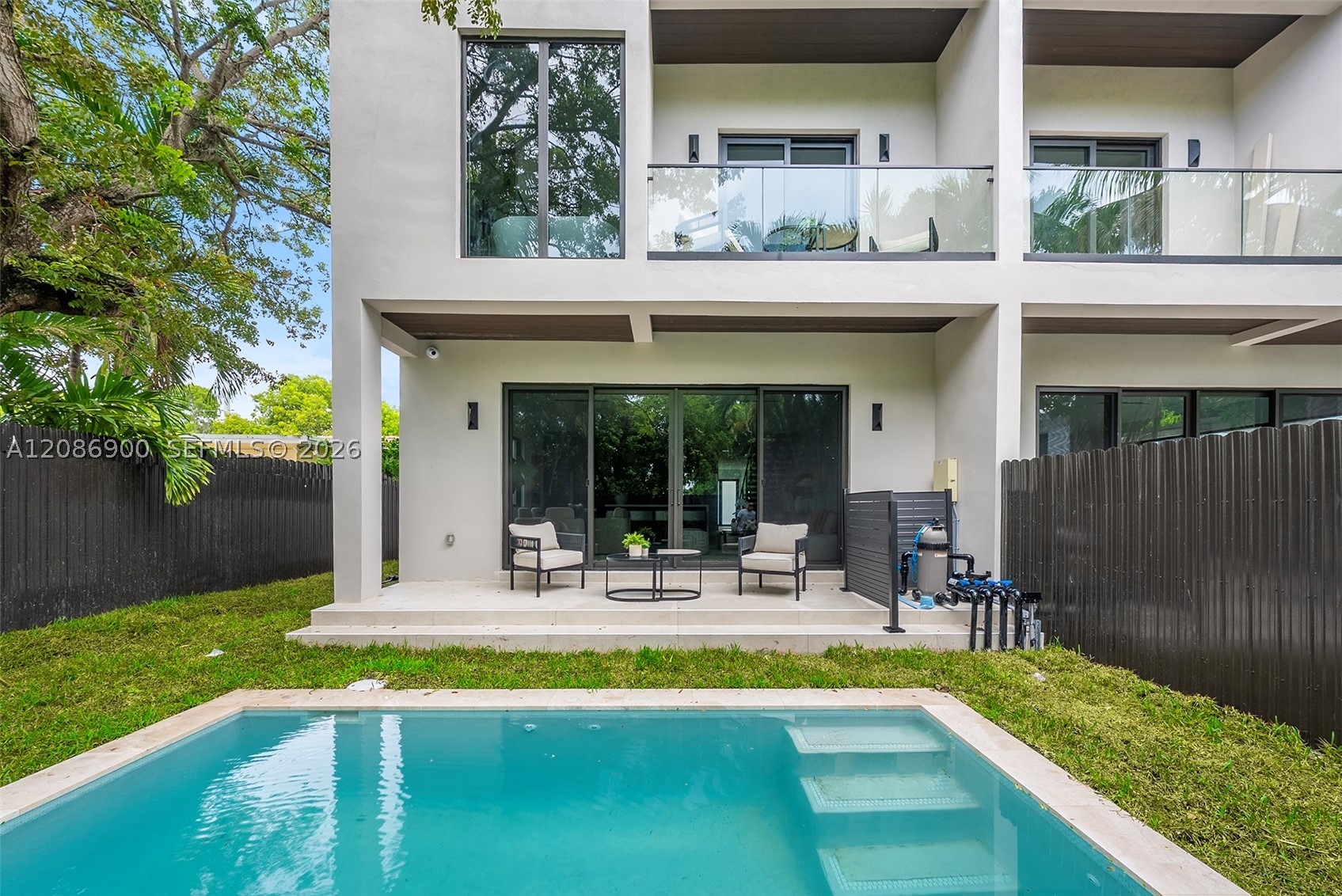 1502 SW 19th St, Miami FL 33145