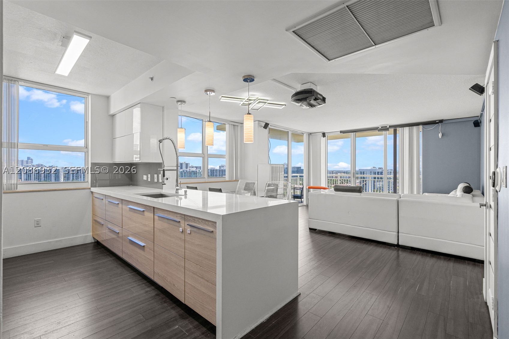 19501 W Country Club Dr #1508, Aventura FL 33180