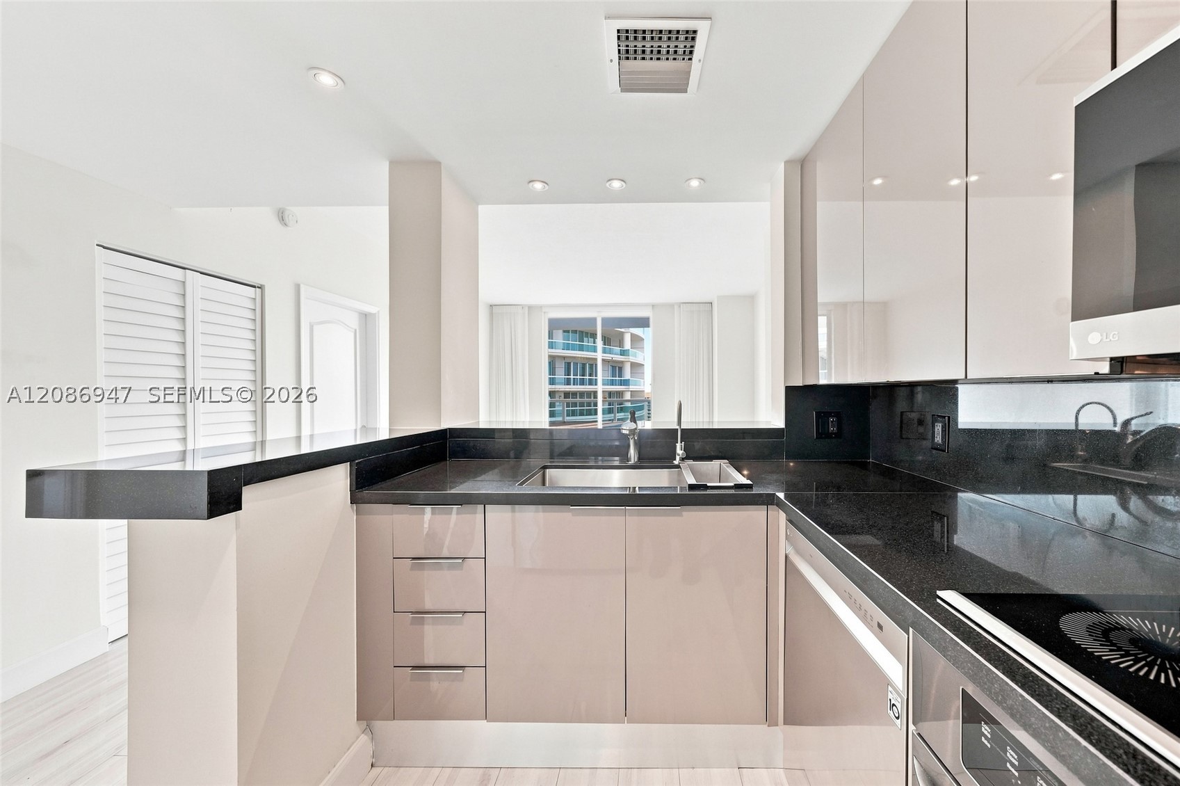 2101 Brickell Ave #3107, Miami FL 33129