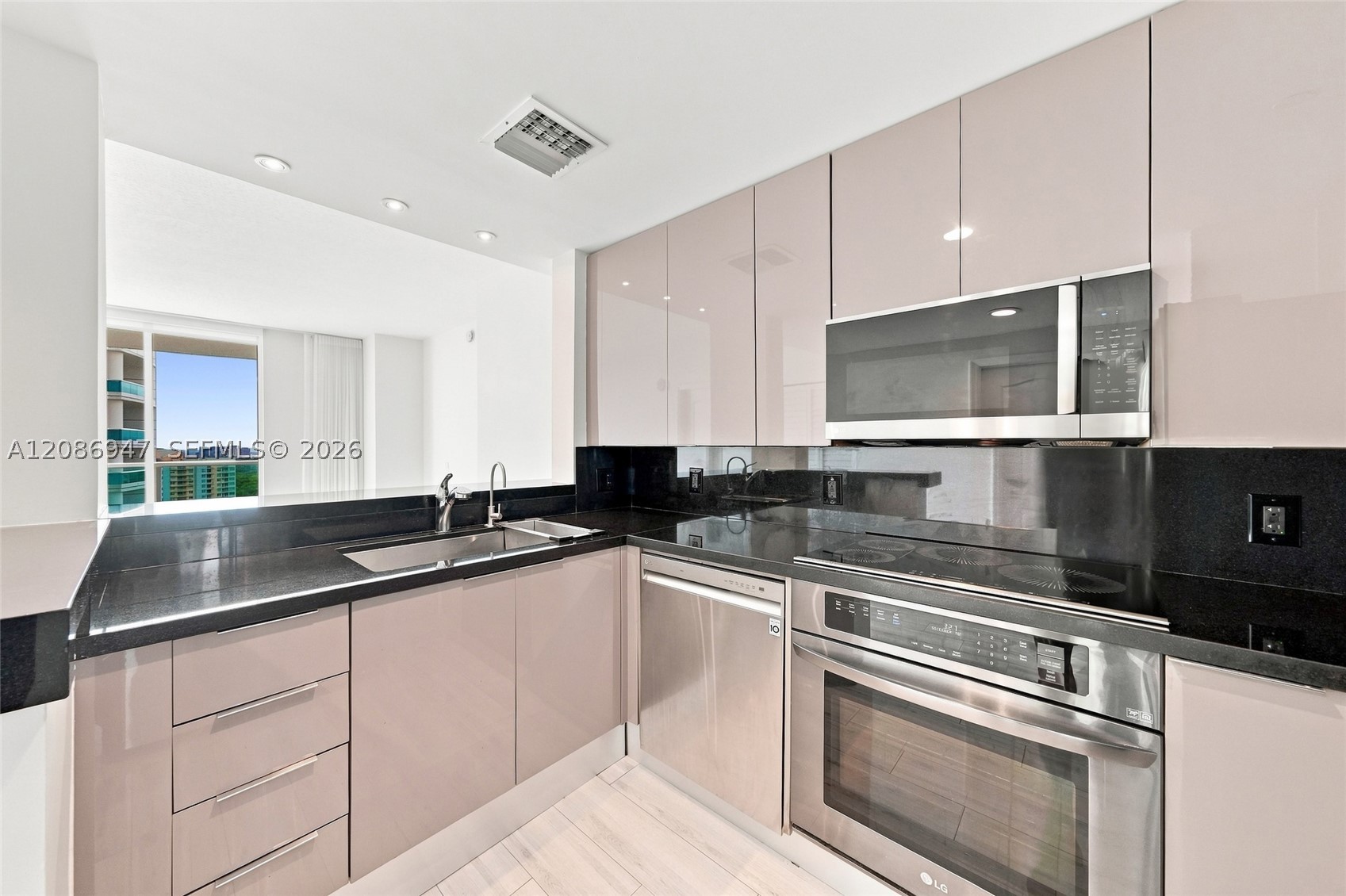 2101 Brickell Ave #3107, Miami FL 33129