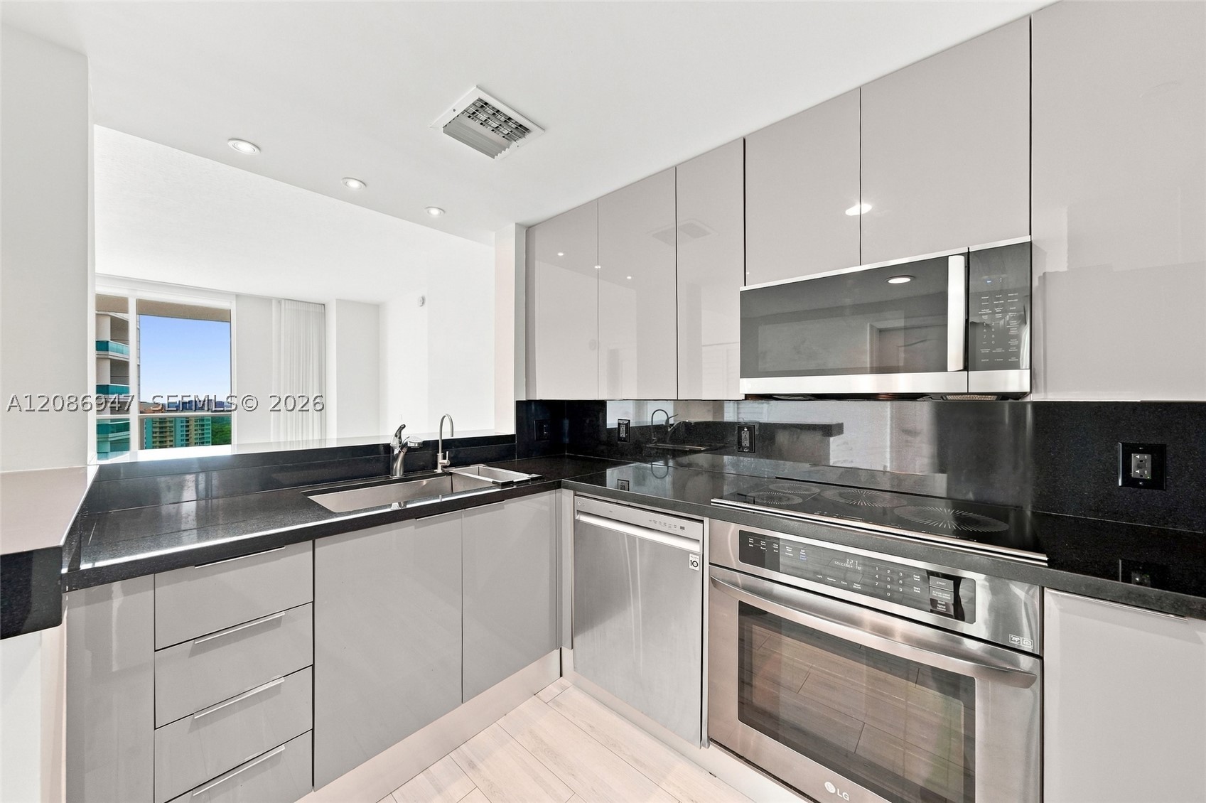 2101 Brickell Ave #3107, Miami FL 33129
