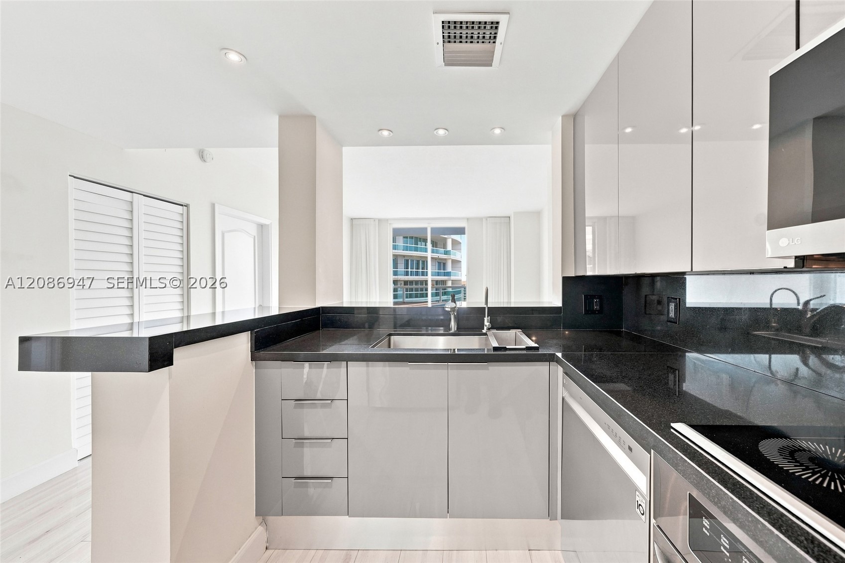 2101 Brickell Ave #3107, Miami FL 33129
