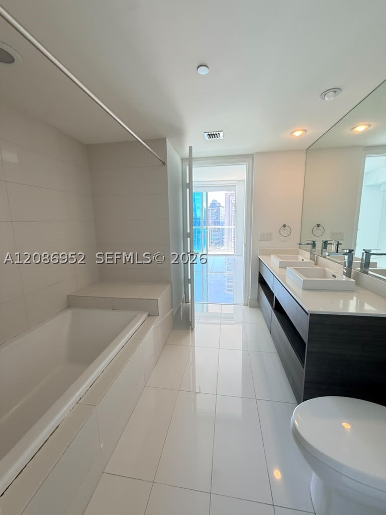 1100 S MIAMI AV #3302, Miami FL 33130