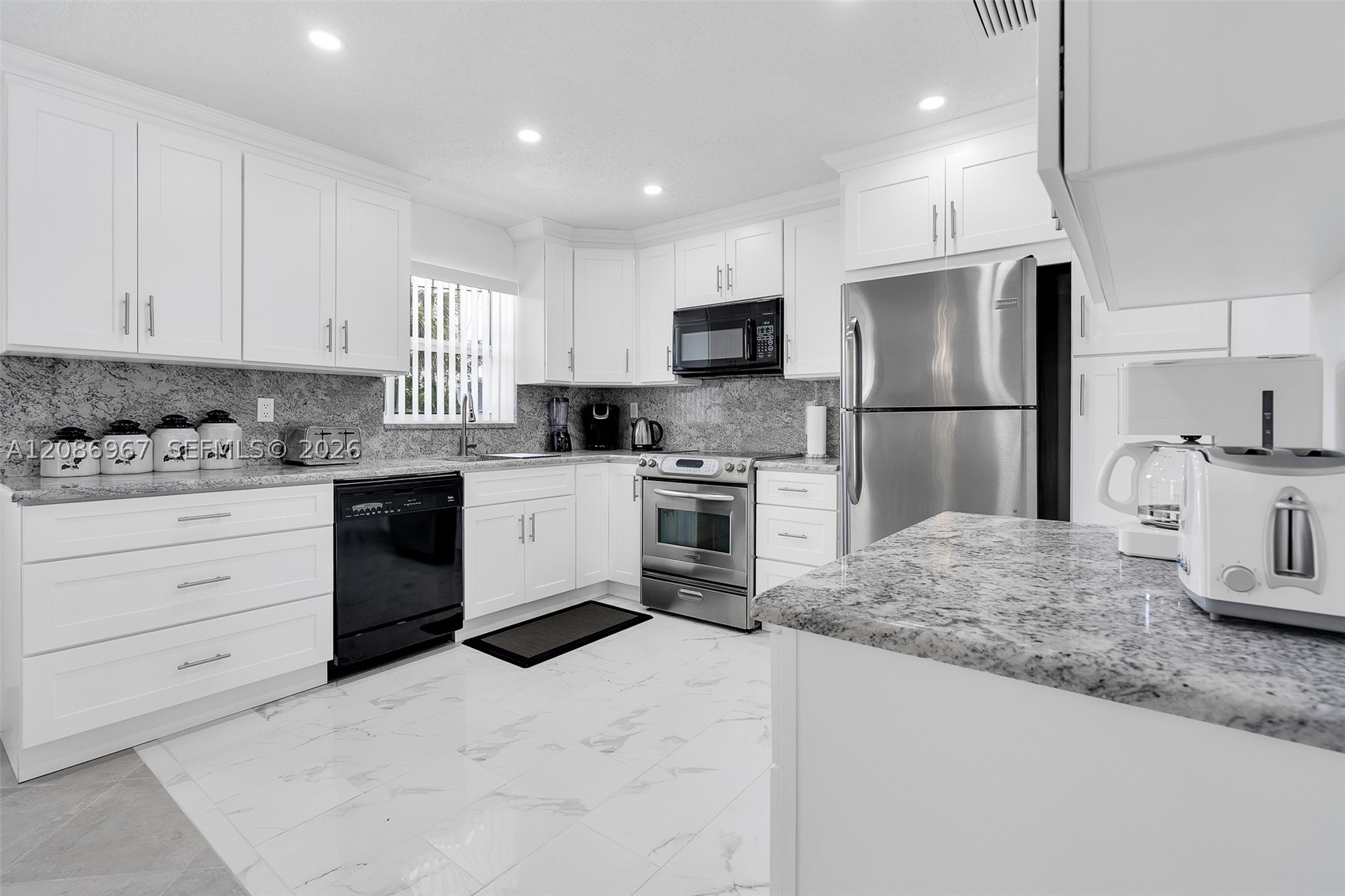 1031 SE 14th Dr, Deerfield Beach FL 33441