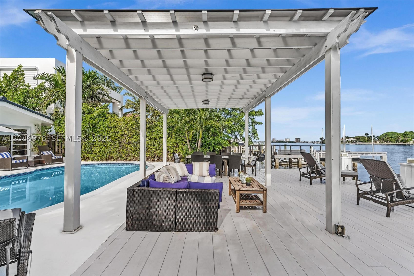 1405 Stillwater Dr, Miami Beach FL 33141