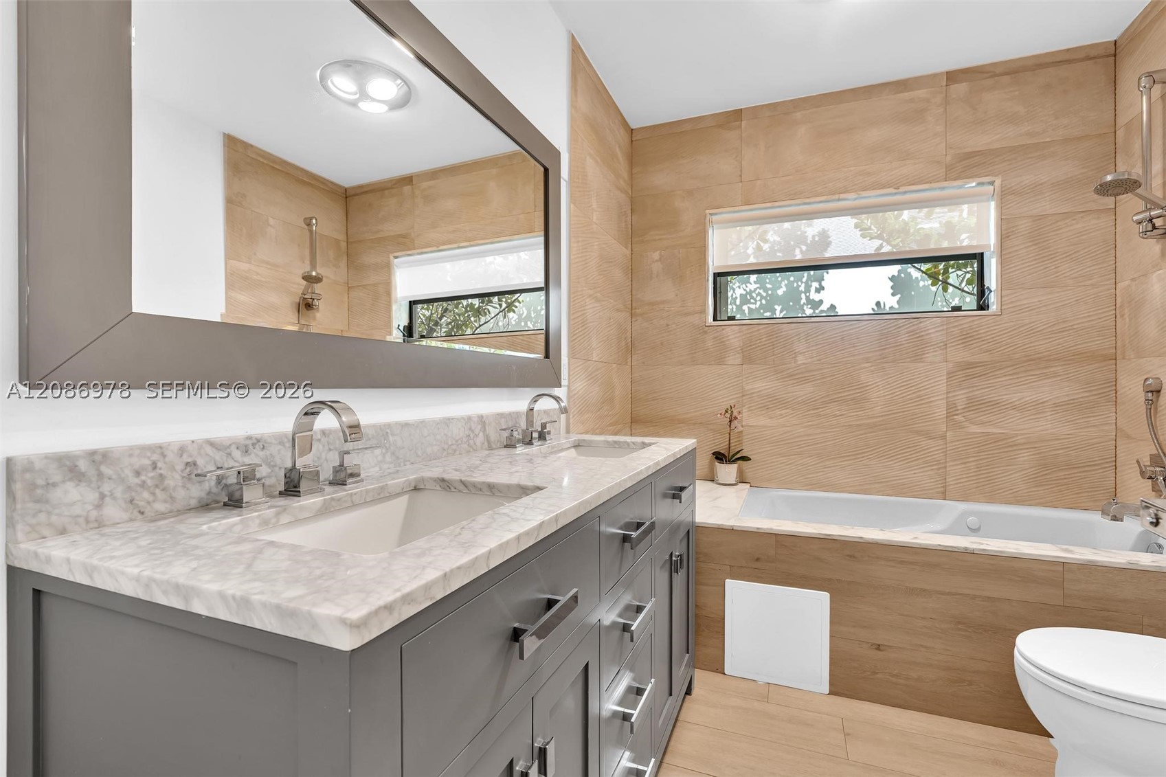 1405 Stillwater Dr, Miami Beach FL 33141