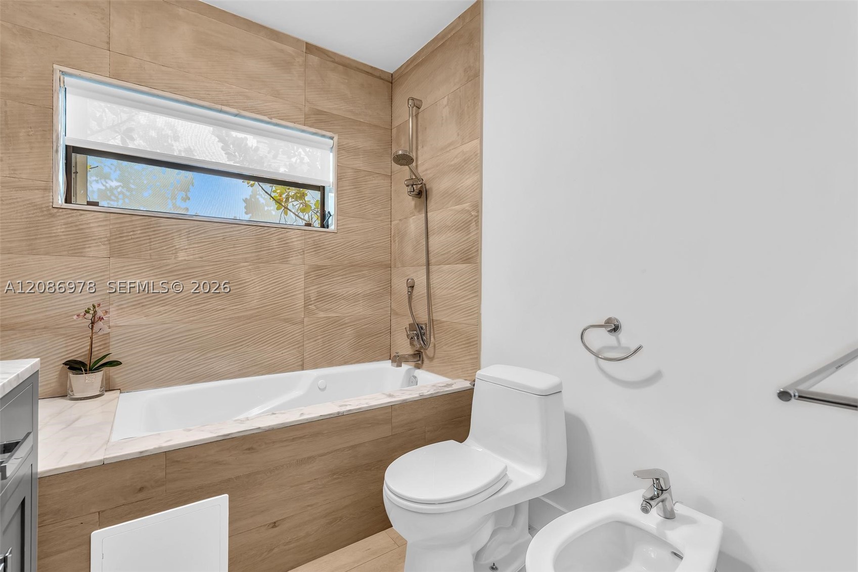 1405 Stillwater Dr, Miami Beach FL 33141