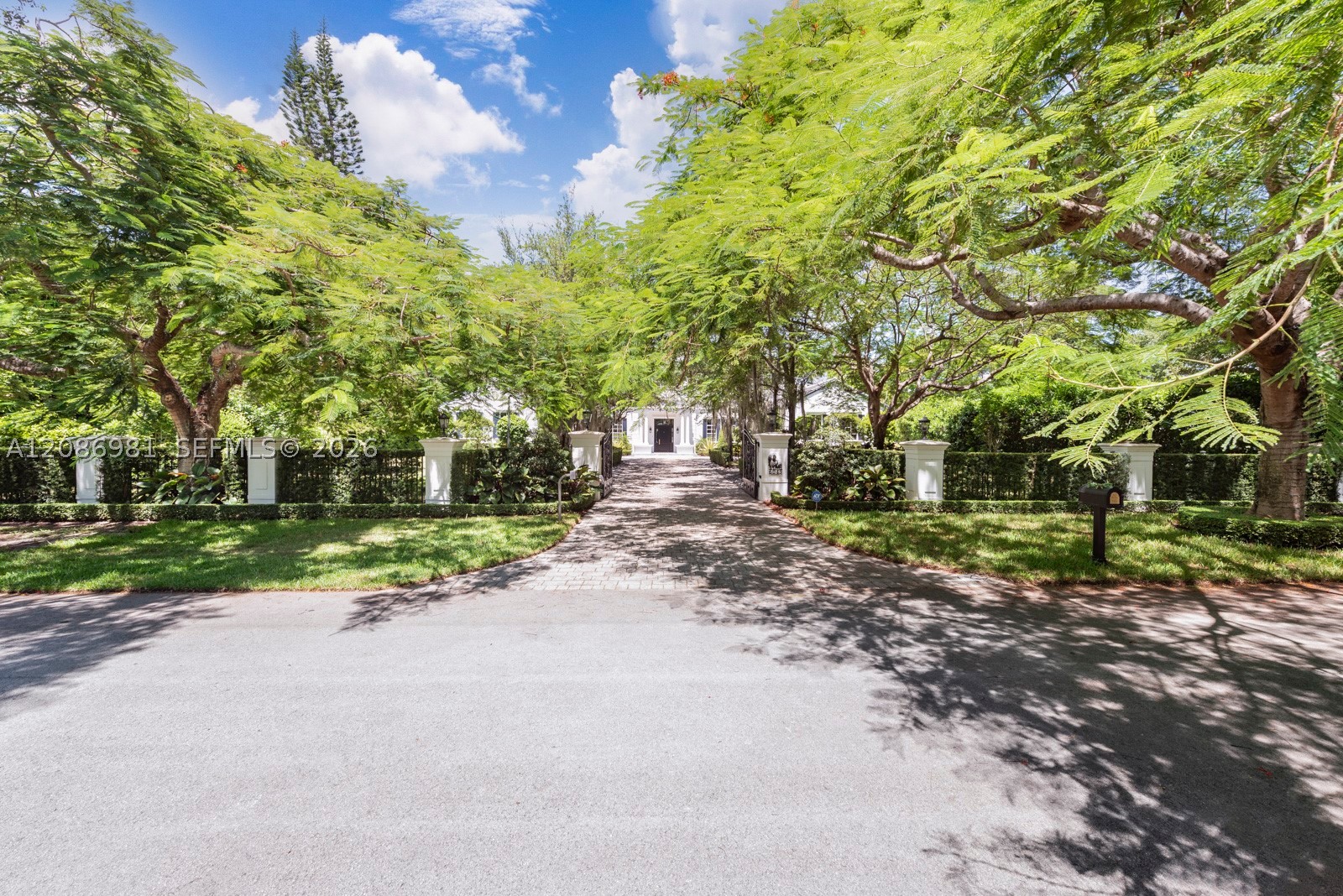 6045 SW 106th St, Pinecrest FL 33156