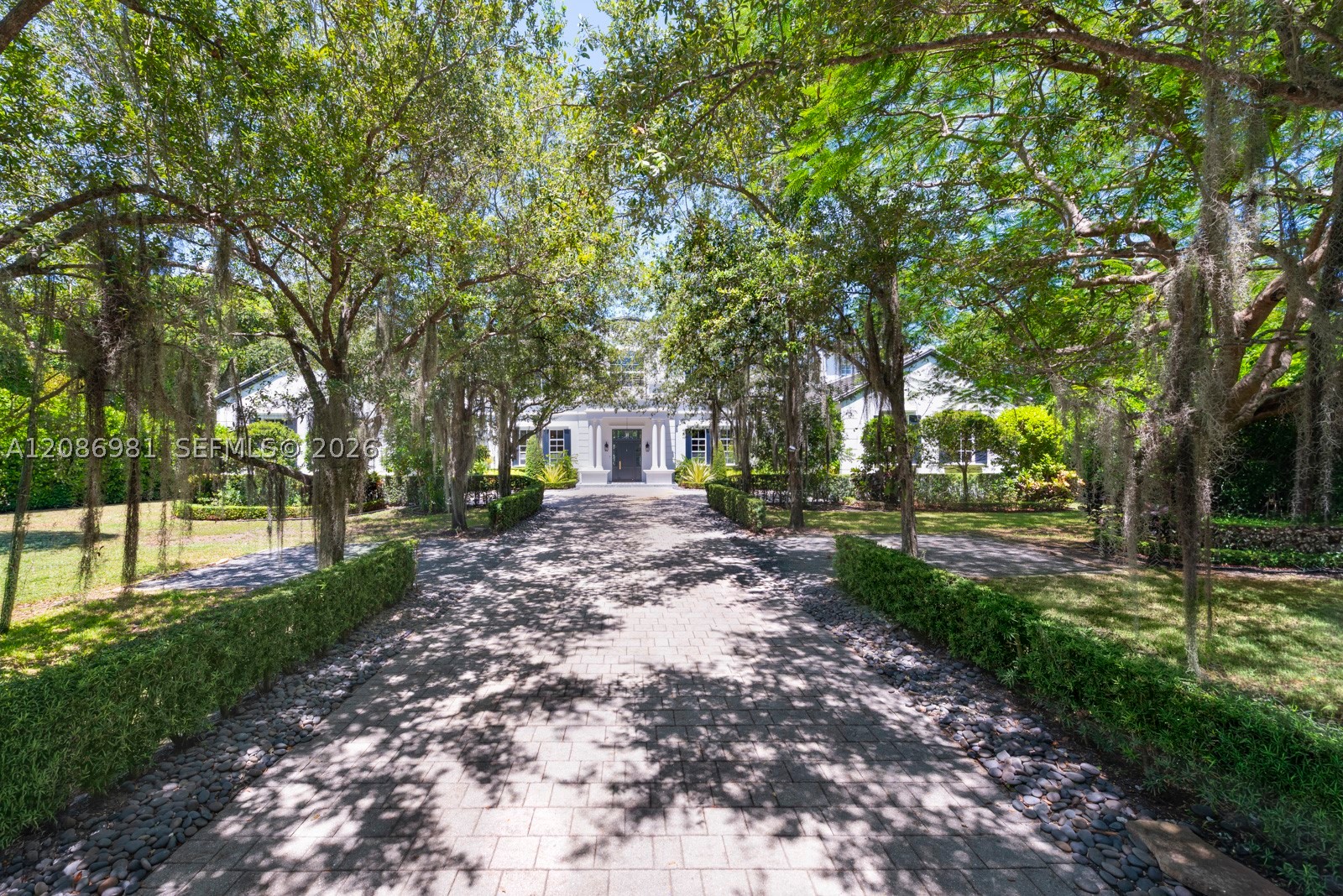 6045 SW 106th St, Pinecrest FL 33156