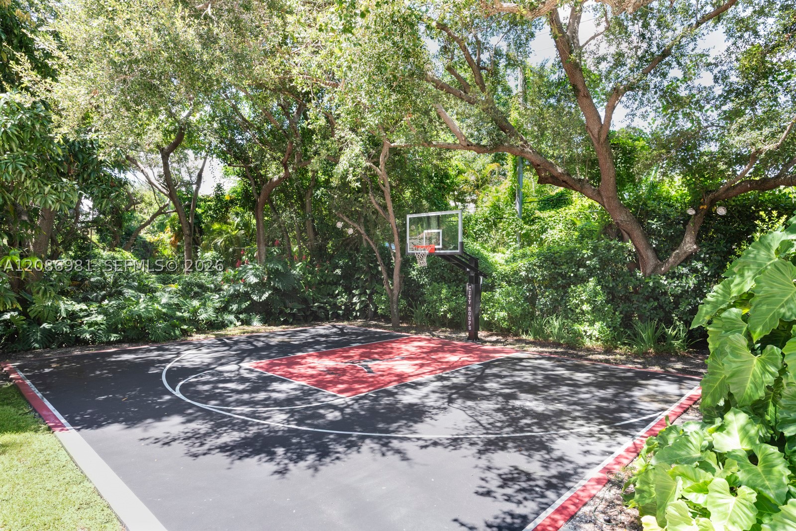 6045 SW 106th St, Pinecrest FL 33156