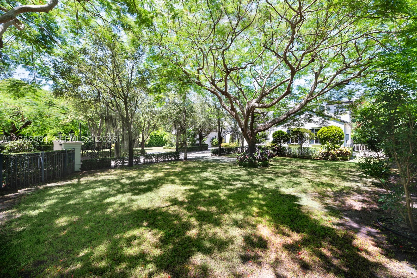 6045 SW 106th St, Pinecrest FL 33156