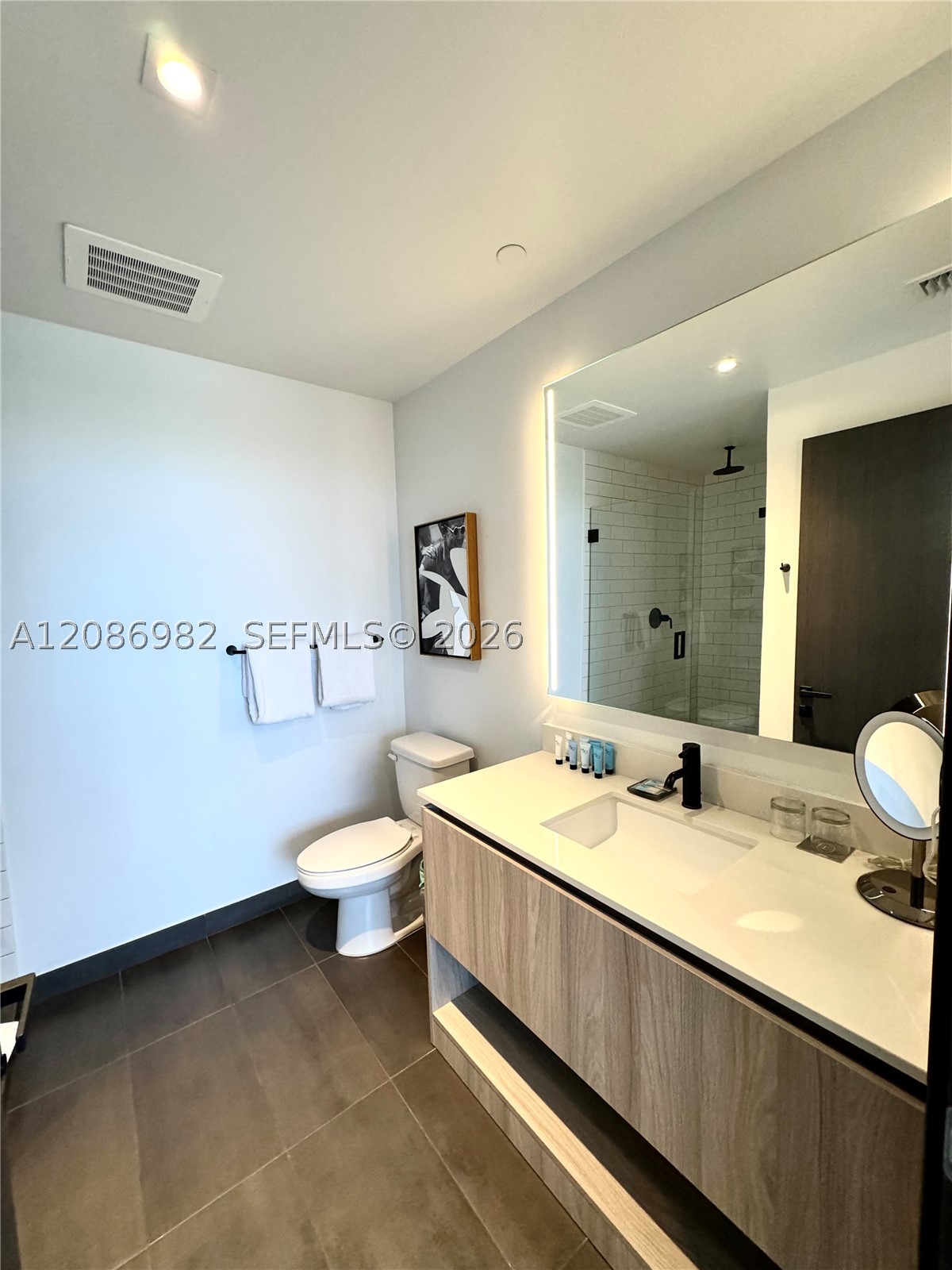 398 NE 5th St #1510, Miami FL 33132