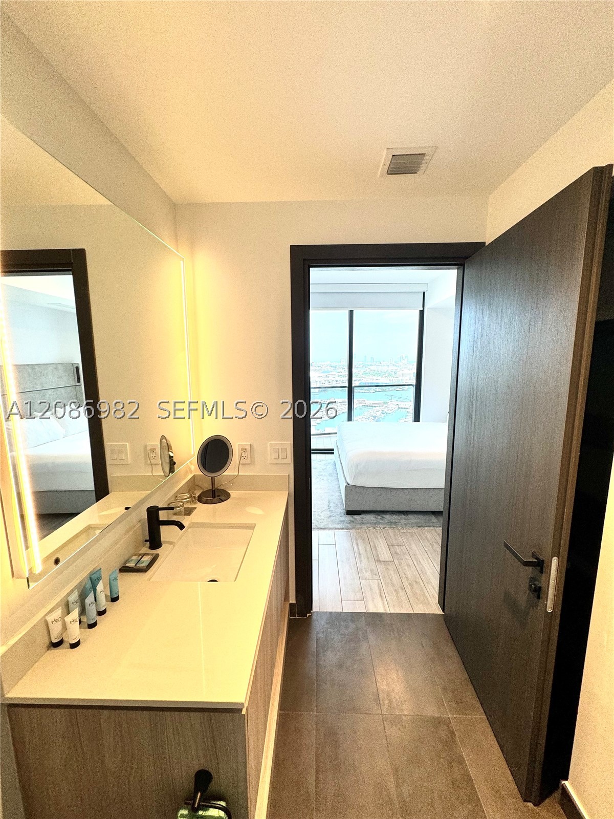 398 NE 5th St #1510, Miami FL 33132