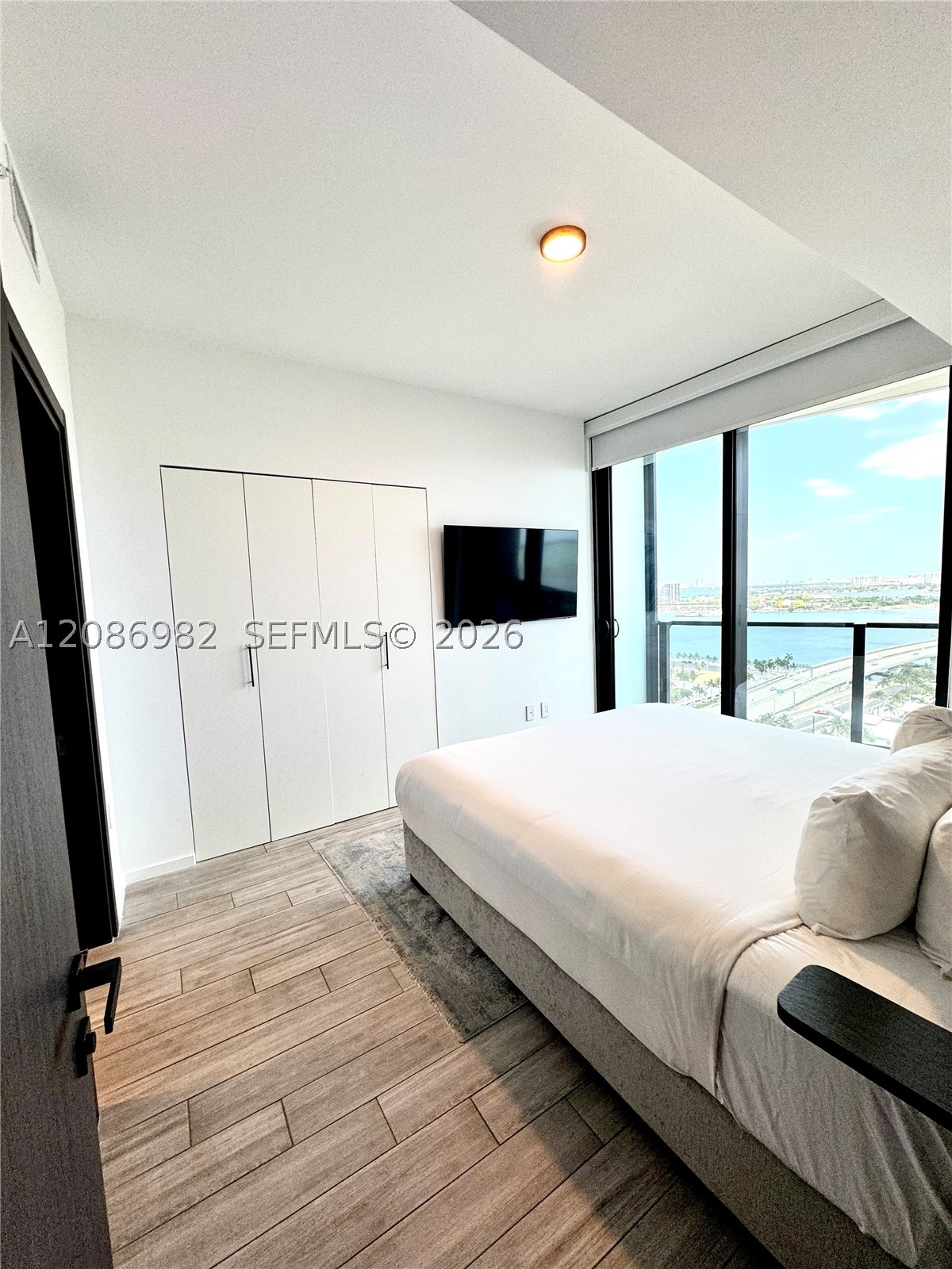 398 NE 5th St #1510, Miami FL 33132