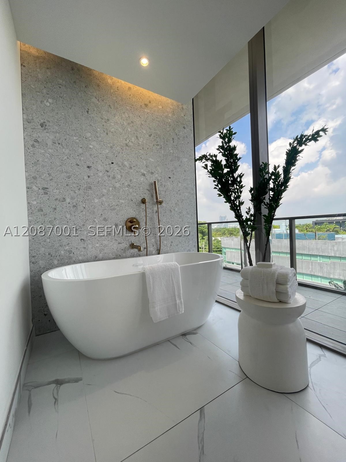 2678 Tigertail Ave #502, Miami FL 33133