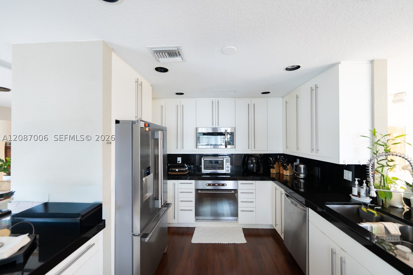 13832 NW 22nd St, Sunrise FL 33323