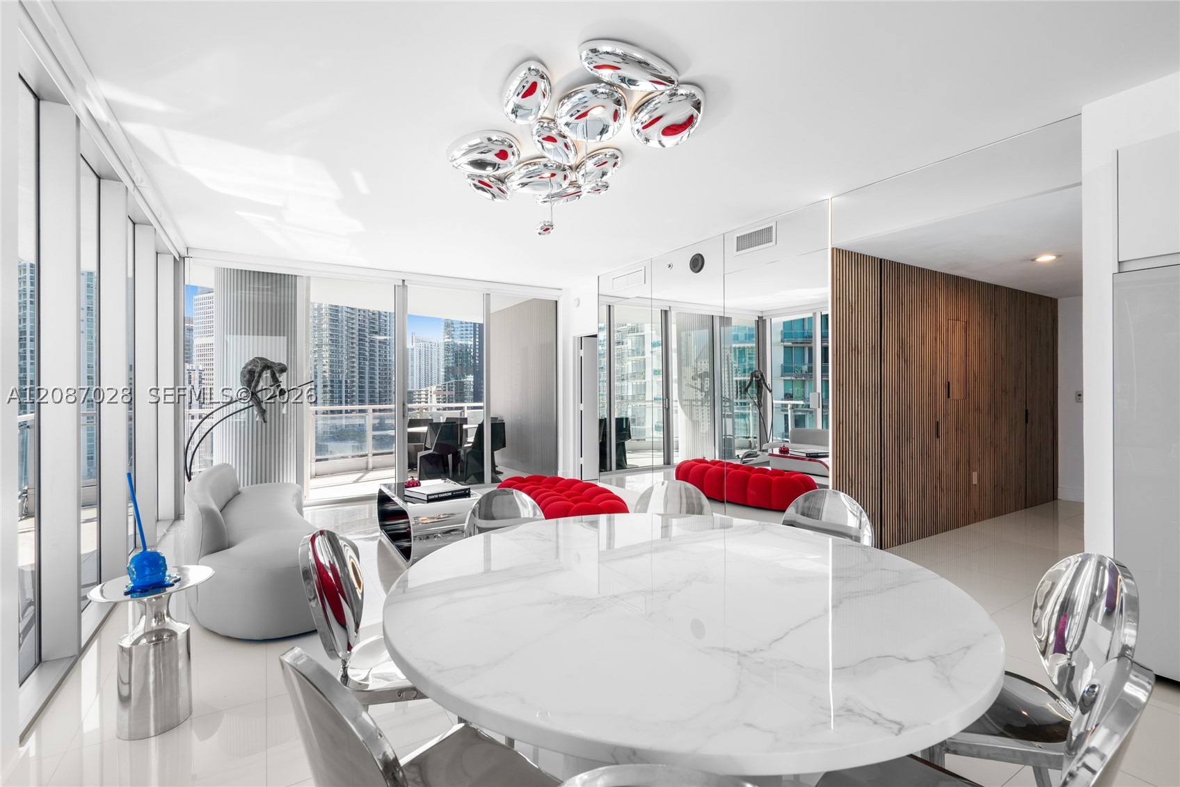 90 SW 3rd St #2204, Miami FL 33130