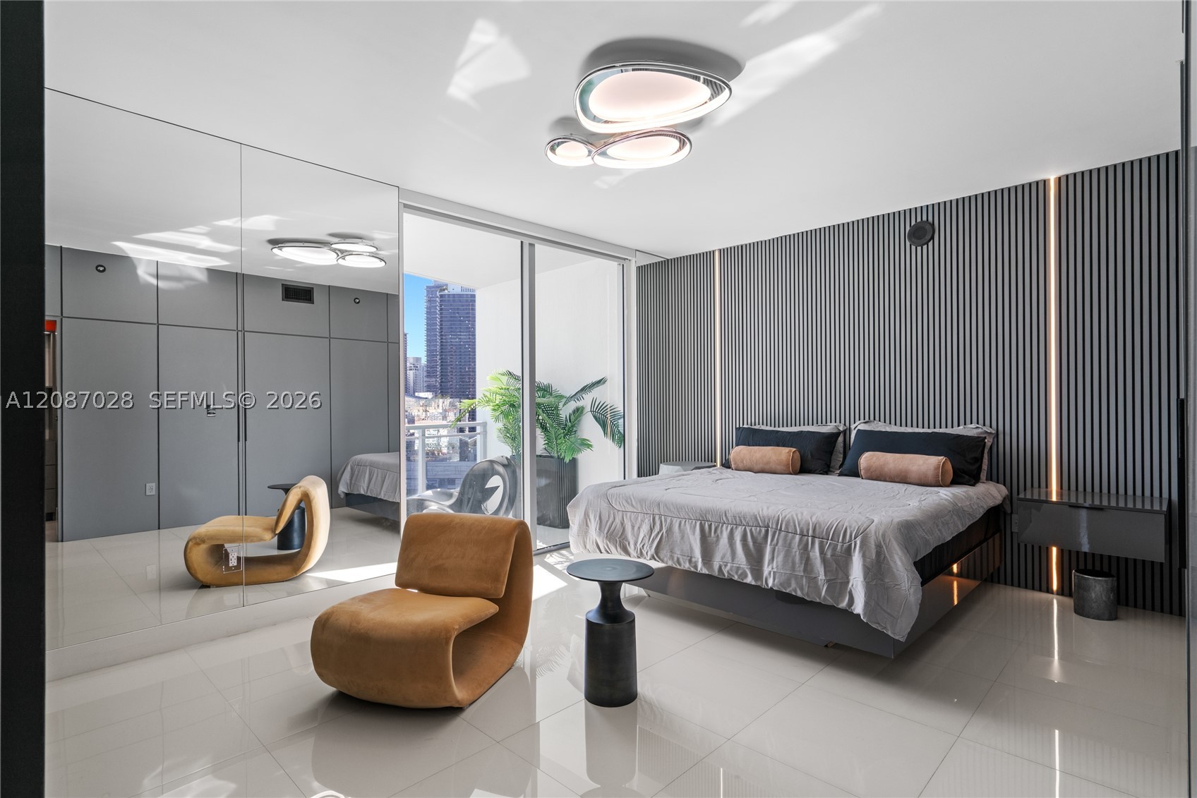 90 SW 3rd St #2204, Miami FL 33130