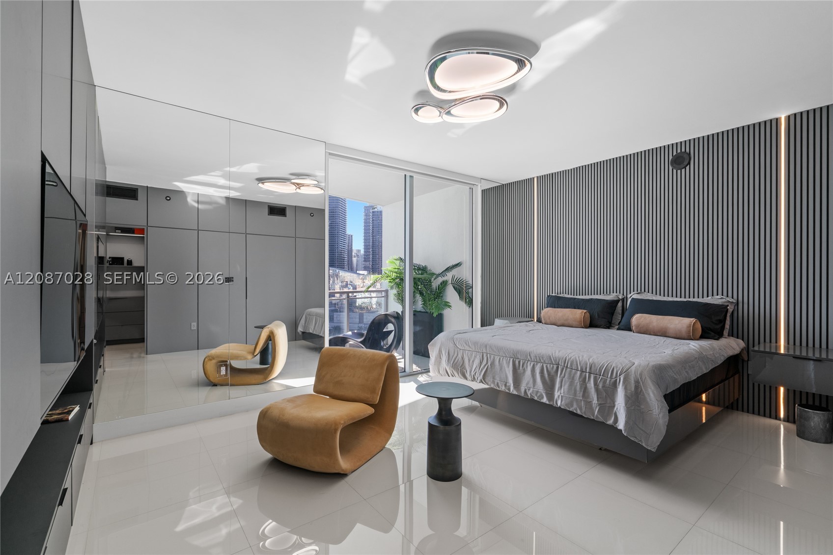 90 SW 3rd St #2204, Miami FL 33130