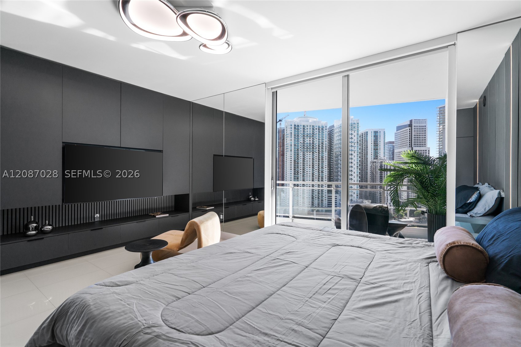 90 SW 3rd St #2204, Miami FL 33130