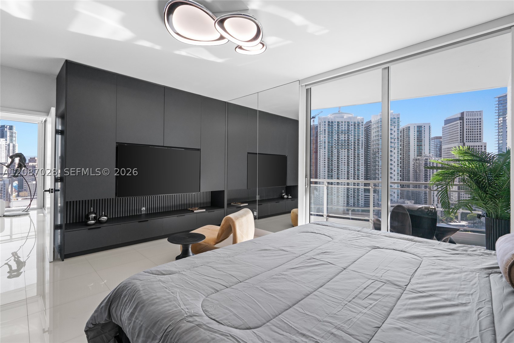 90 SW 3rd St #2204, Miami FL 33130