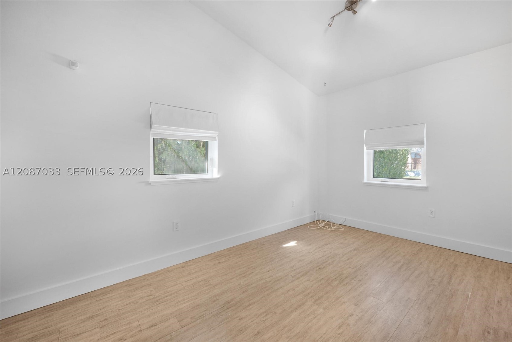 6476 SW 10th Ter, West Miami FL 33144