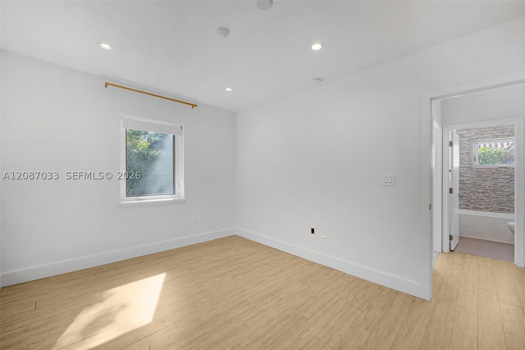 6476 SW 10th Ter, West Miami FL 33144