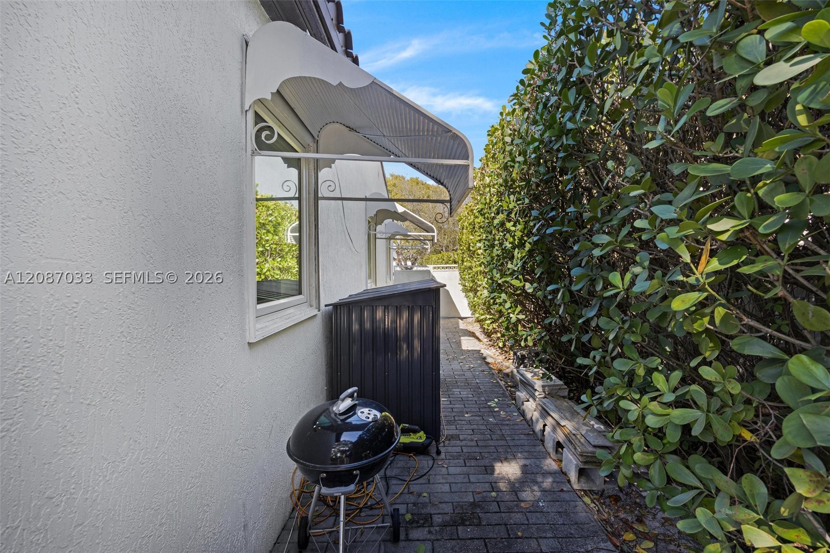 6476 SW 10th Ter, West Miami FL 33144