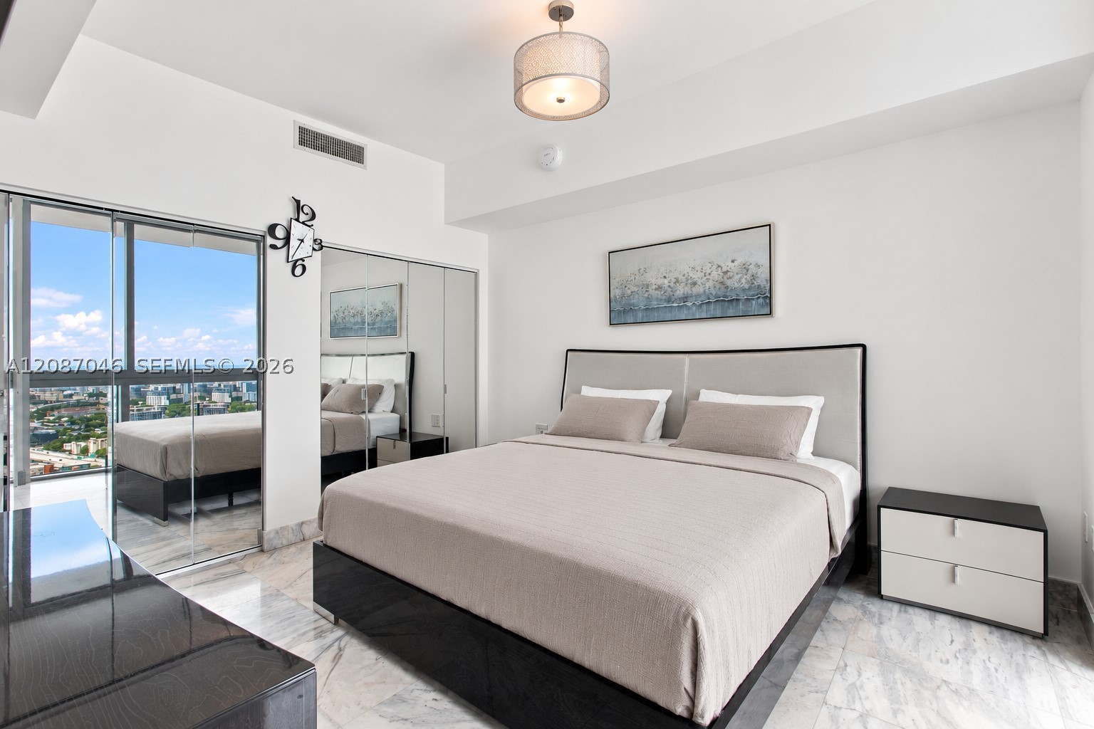 92 SW 3rd St #5106, Miami FL 33130