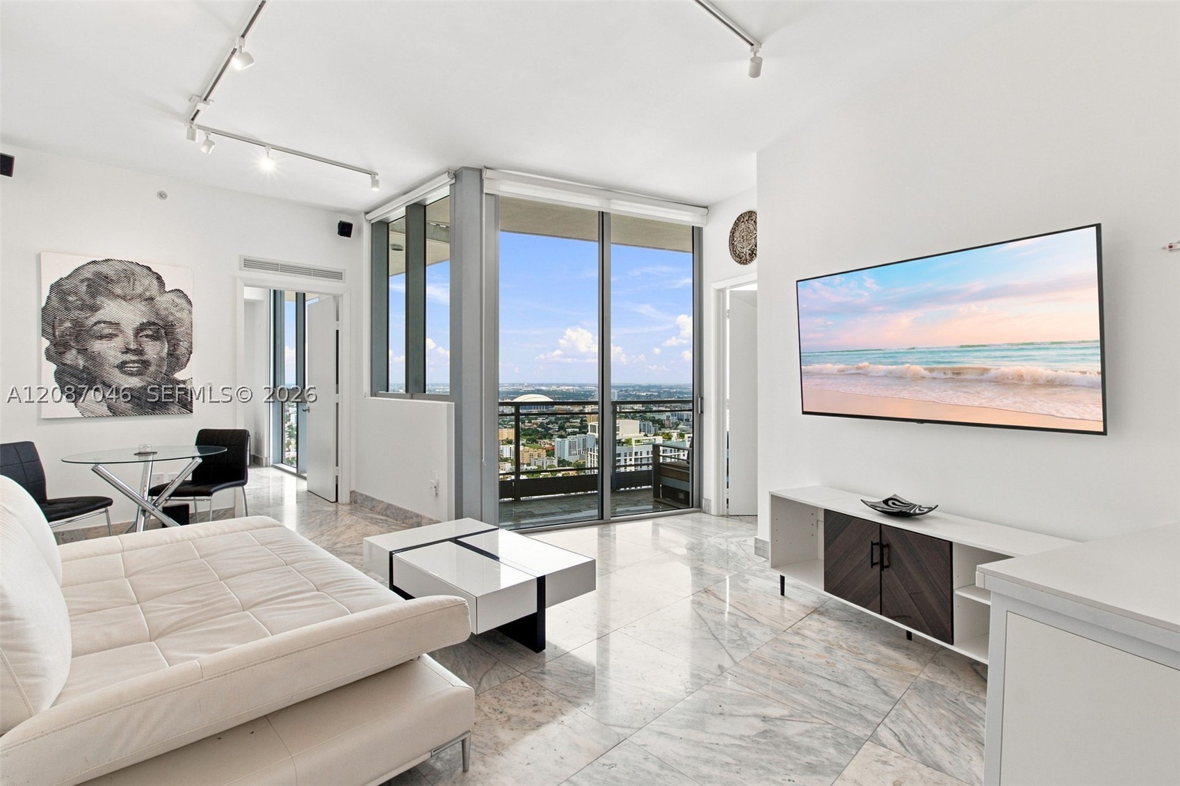 92 SW 3rd St #5106, Miami FL 33130