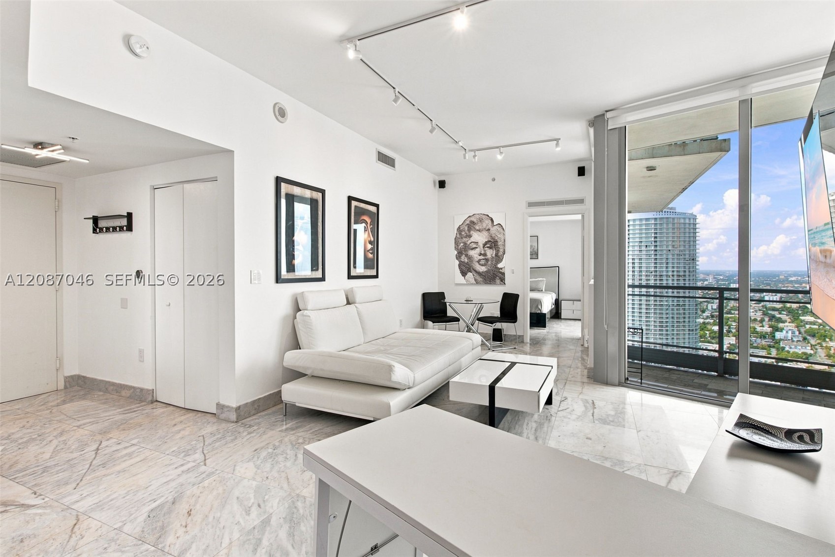 92 SW 3rd St #5106, Miami FL 33130