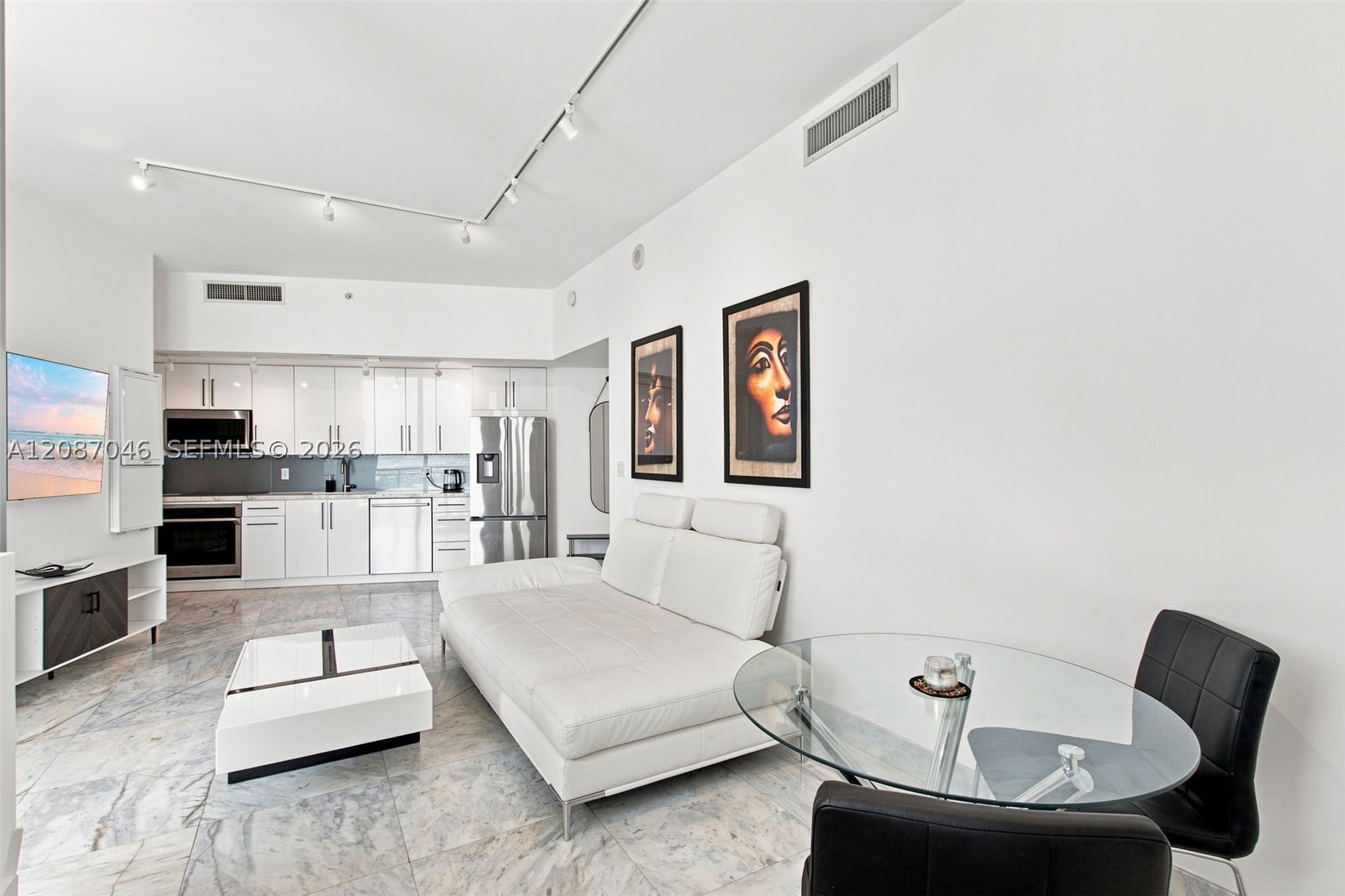92 SW 3rd St #5106, Miami FL 33130