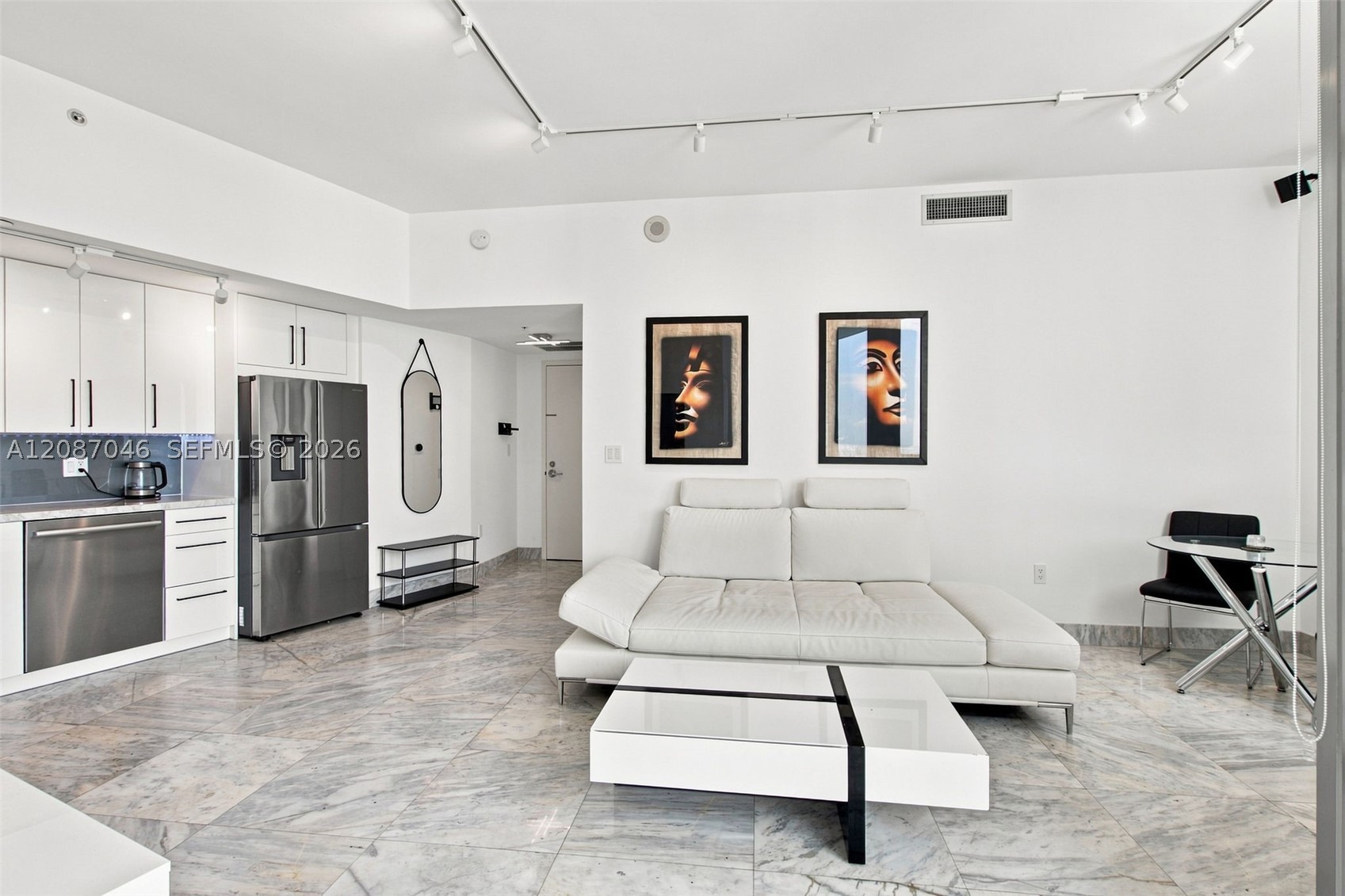 92 SW 3rd St #5106, Miami FL 33130