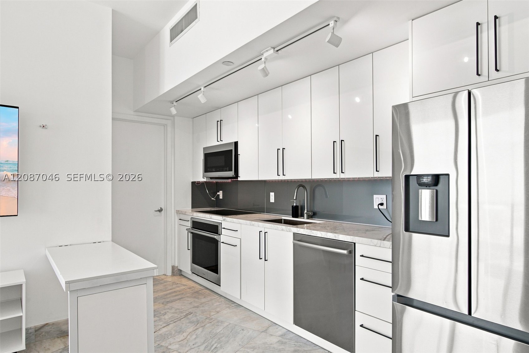 92 SW 3rd St #5106, Miami FL 33130