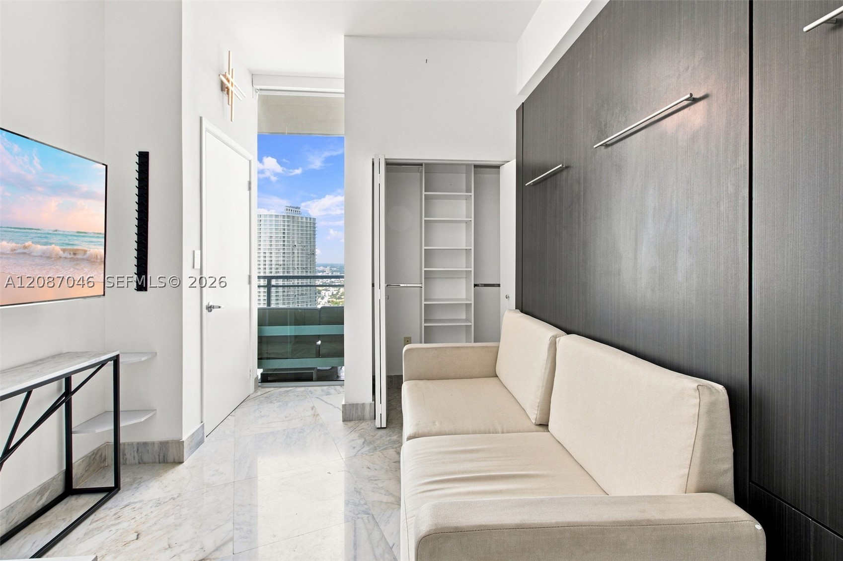 92 SW 3rd St #5106, Miami FL 33130