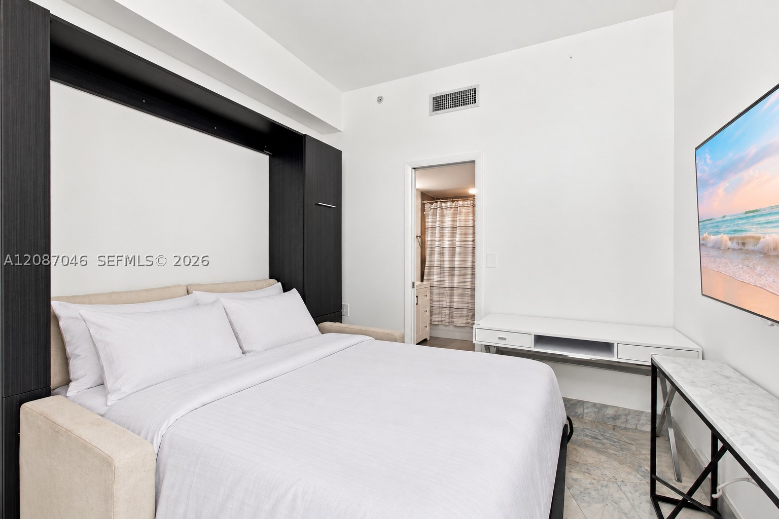 92 SW 3rd St #5106, Miami FL 33130