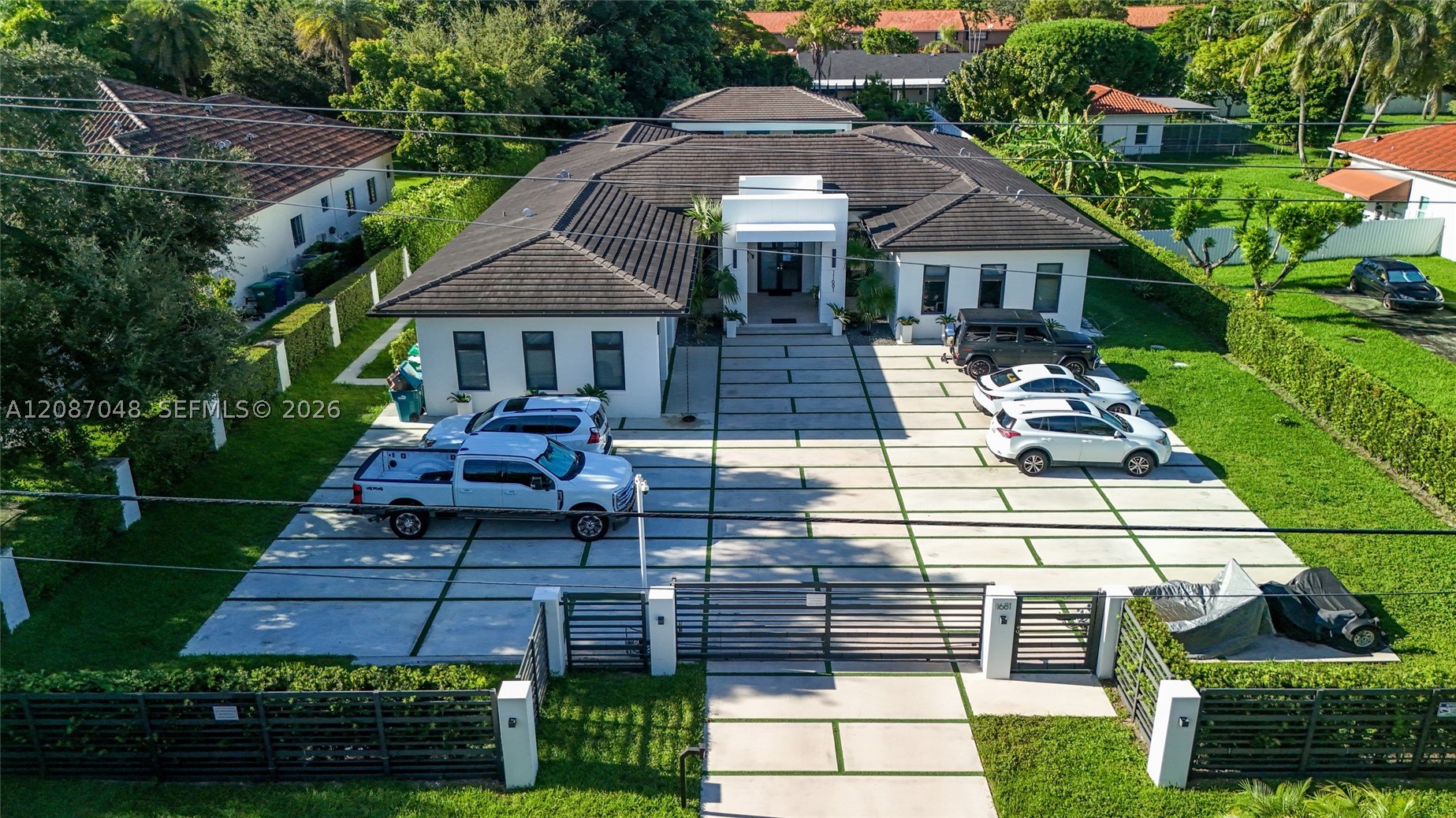 11681 SW 93rd St, Miami FL 33176