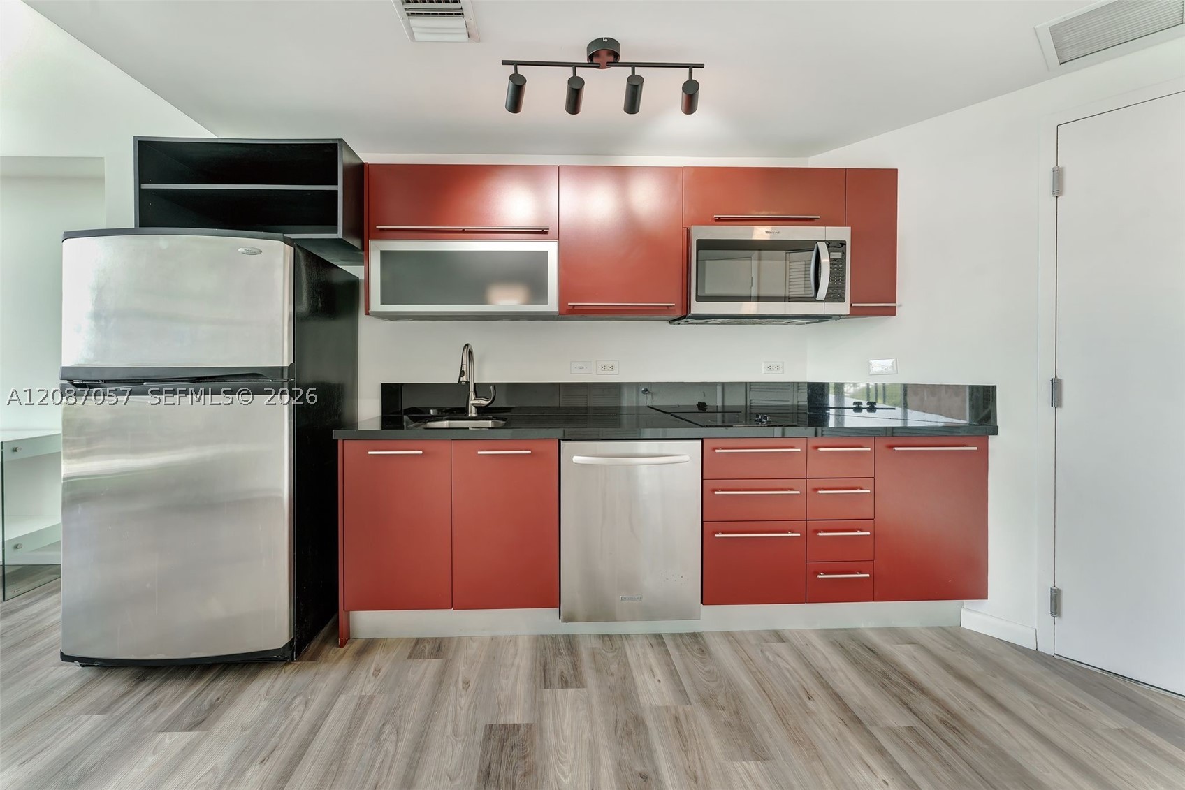 253 NE 2nd St #630, Miami FL 33132