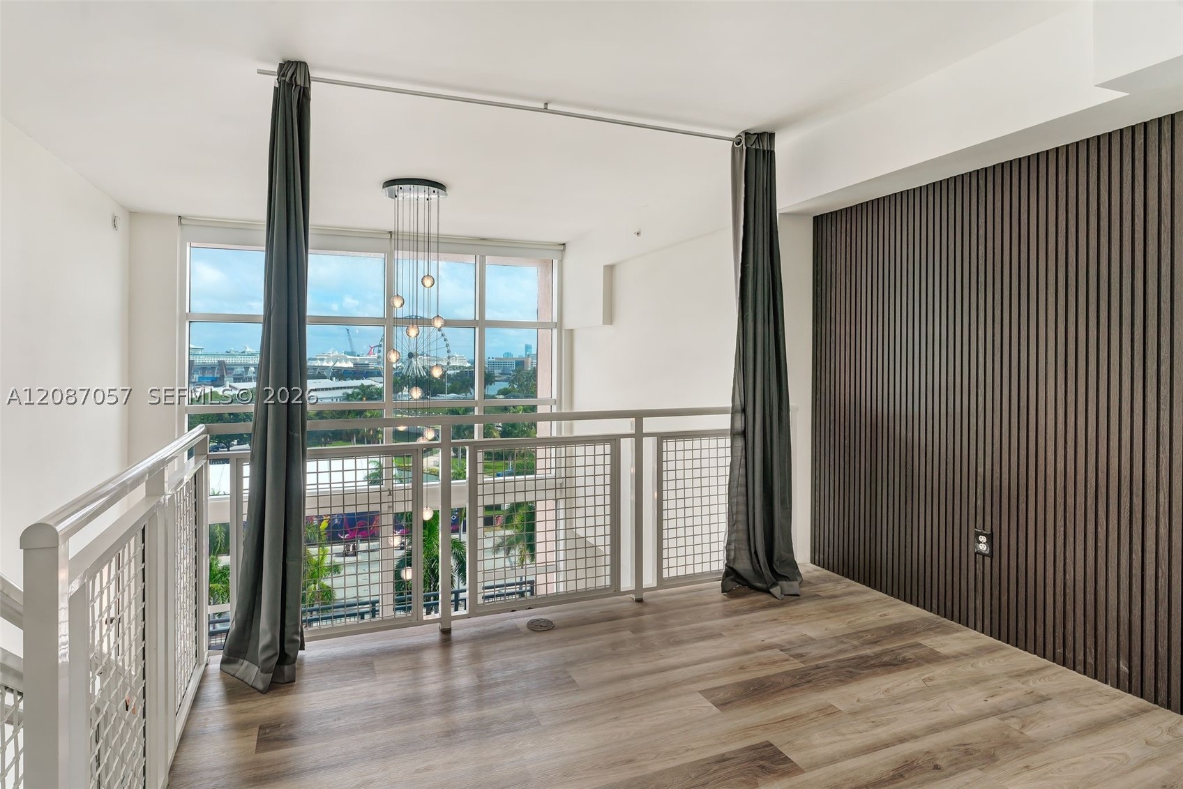 253 NE 2nd St #630, Miami FL 33132